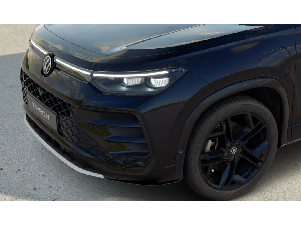 Tayron 1.5 TSI R-Line 1.5l eHybrid DSG Leder AhK W+S Reifen