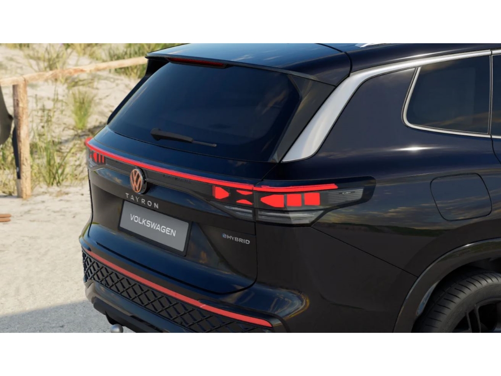 Tayron 1.5 TSI R-Line 1.5l eHybrid DSG Leder AhK W+S Reifen
