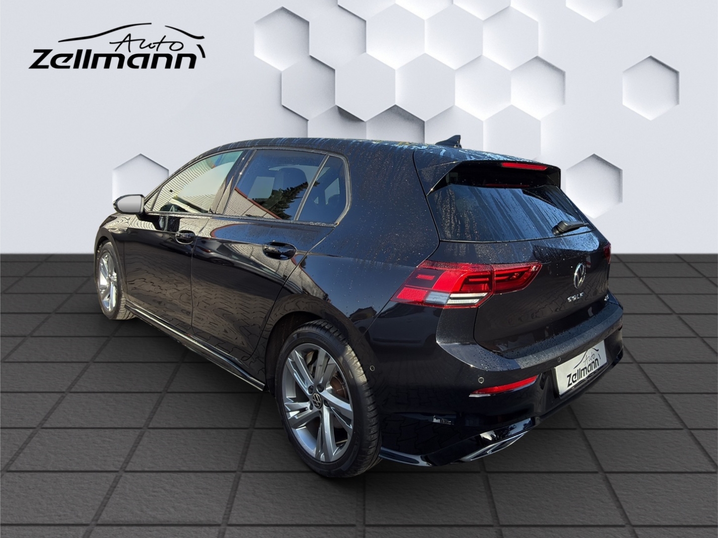 Golf VIII R-Line 1.5eTSI 96kW DSG LED Rückfahrkamera Sitzheizung App-Connect