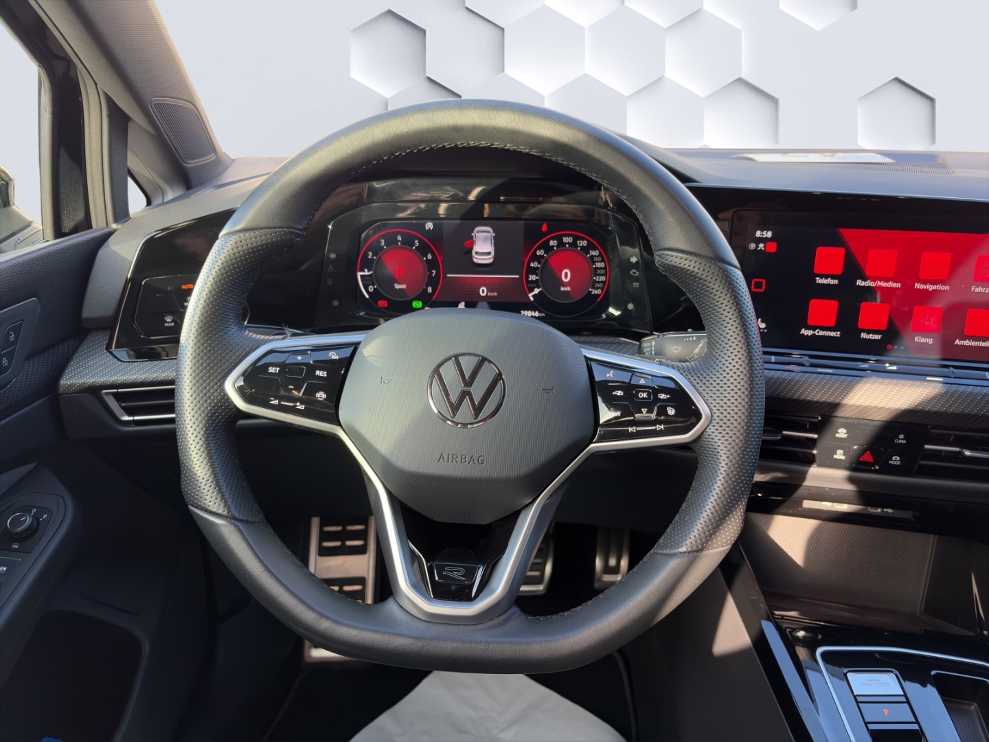 Golf VIII R-Line 1.5eTSI 96kW DSG LED Rückfahrkamera Sitzheizung App-Connect