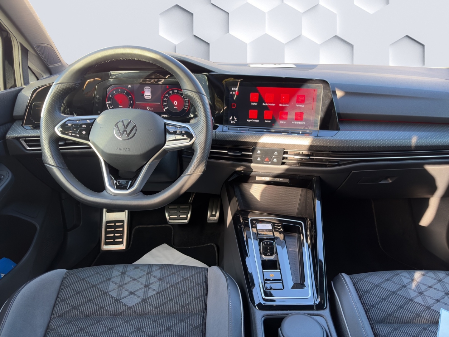 Golf VIII R-Line 1.5eTSI 96kW DSG LED Rückfahrkamera Sitzheizung App-Connect