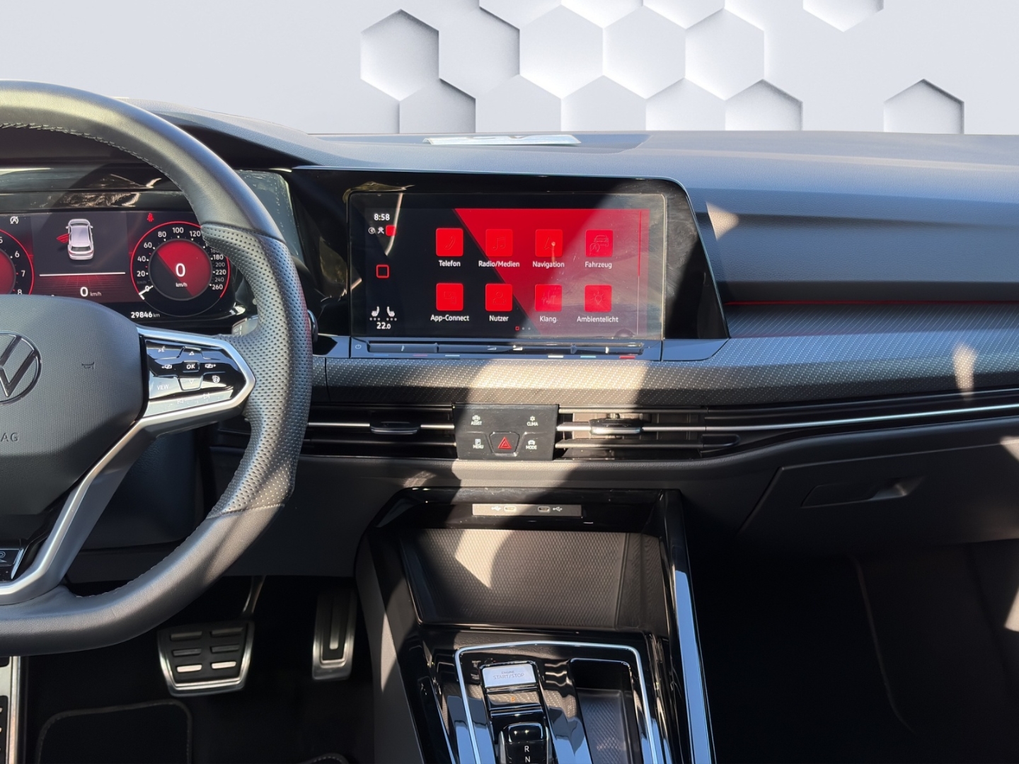 Golf VIII R-Line 1.5eTSI 96kW DSG LED Rückfahrkamera Sitzheizung App-Connect