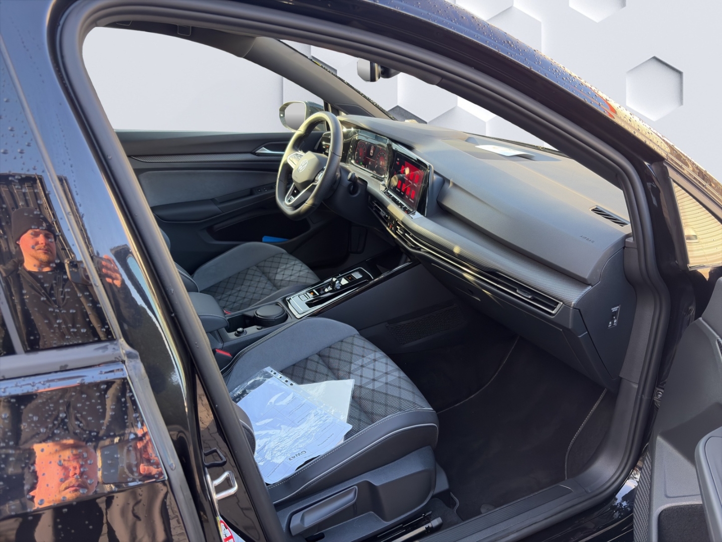 Golf VIII R-Line 1.5eTSI 96kW DSG LED Rückfahrkamera Sitzheizung App-Connect