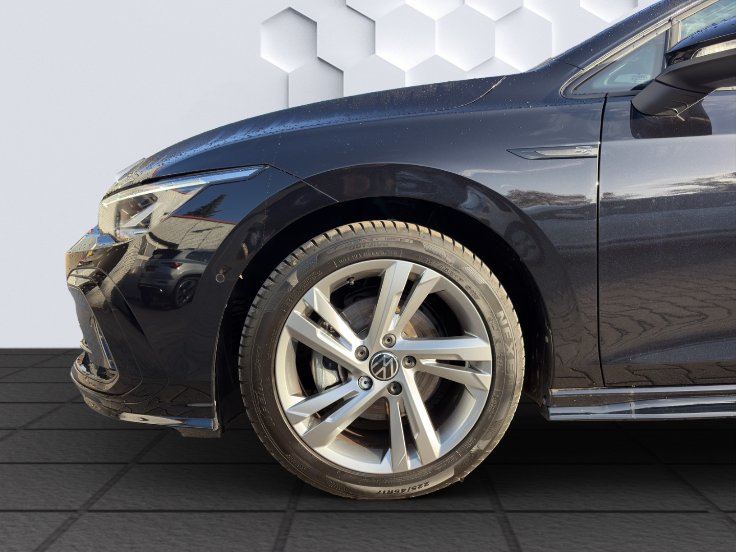 Golf VIII R-Line 1.5eTSI 96kW DSG LED Rückfahrkamera Sitzheizung App-Connect