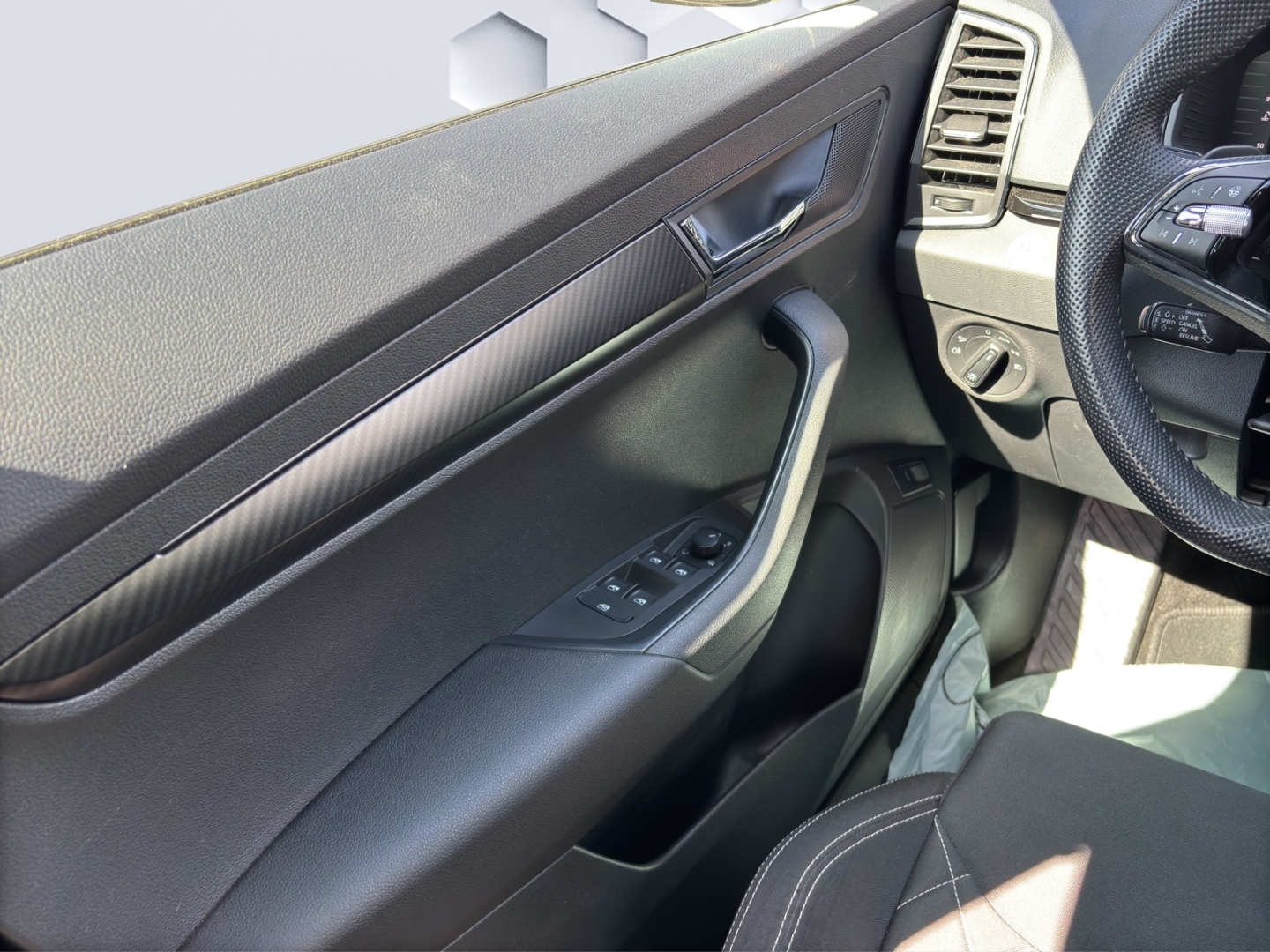 Karoq Sportline 1.5 TSI MatrixLED ACC Rückfahrkamera Standheizung