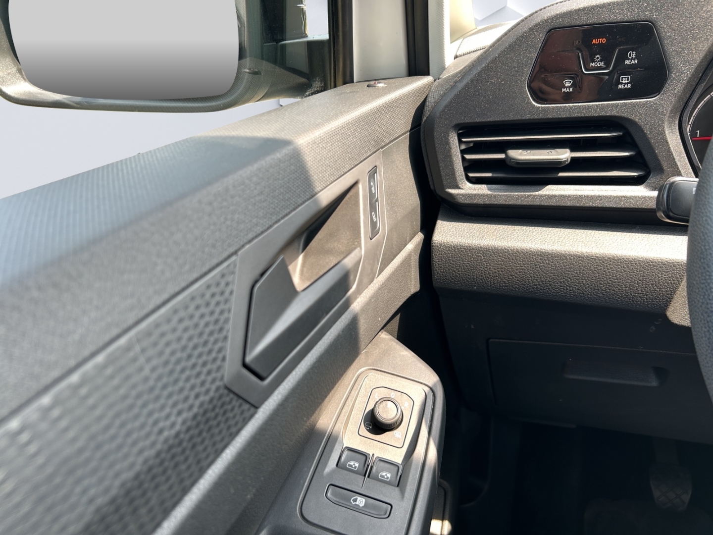 Caddy Basis Cargo 2.0 TDI 75kW AHZV PDC Sitzheizung Klima