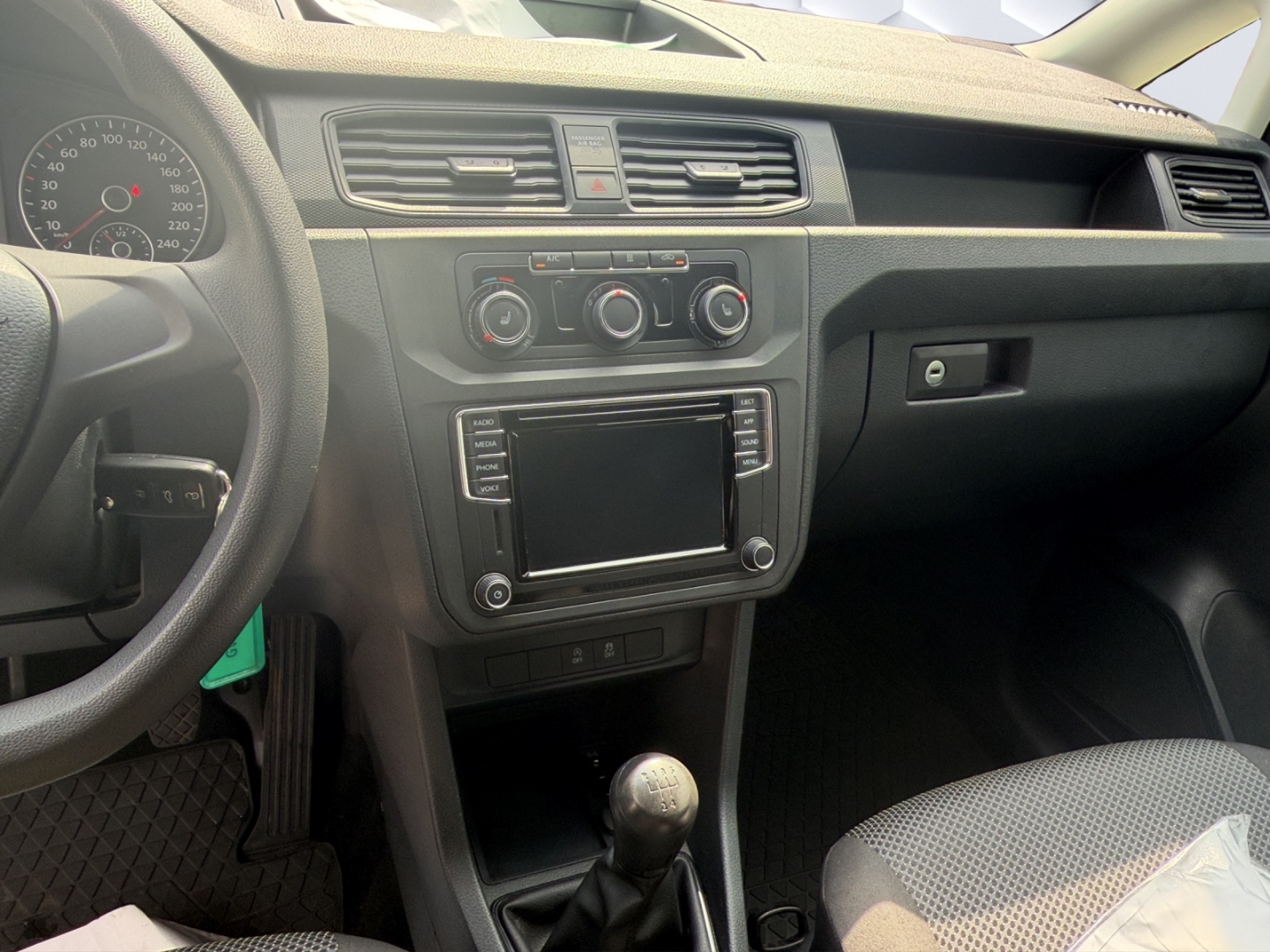 Caddy Kasten 2.0 TDI 75kW PDC Rückfahrkamera Sitzheizung Standheizung Klima