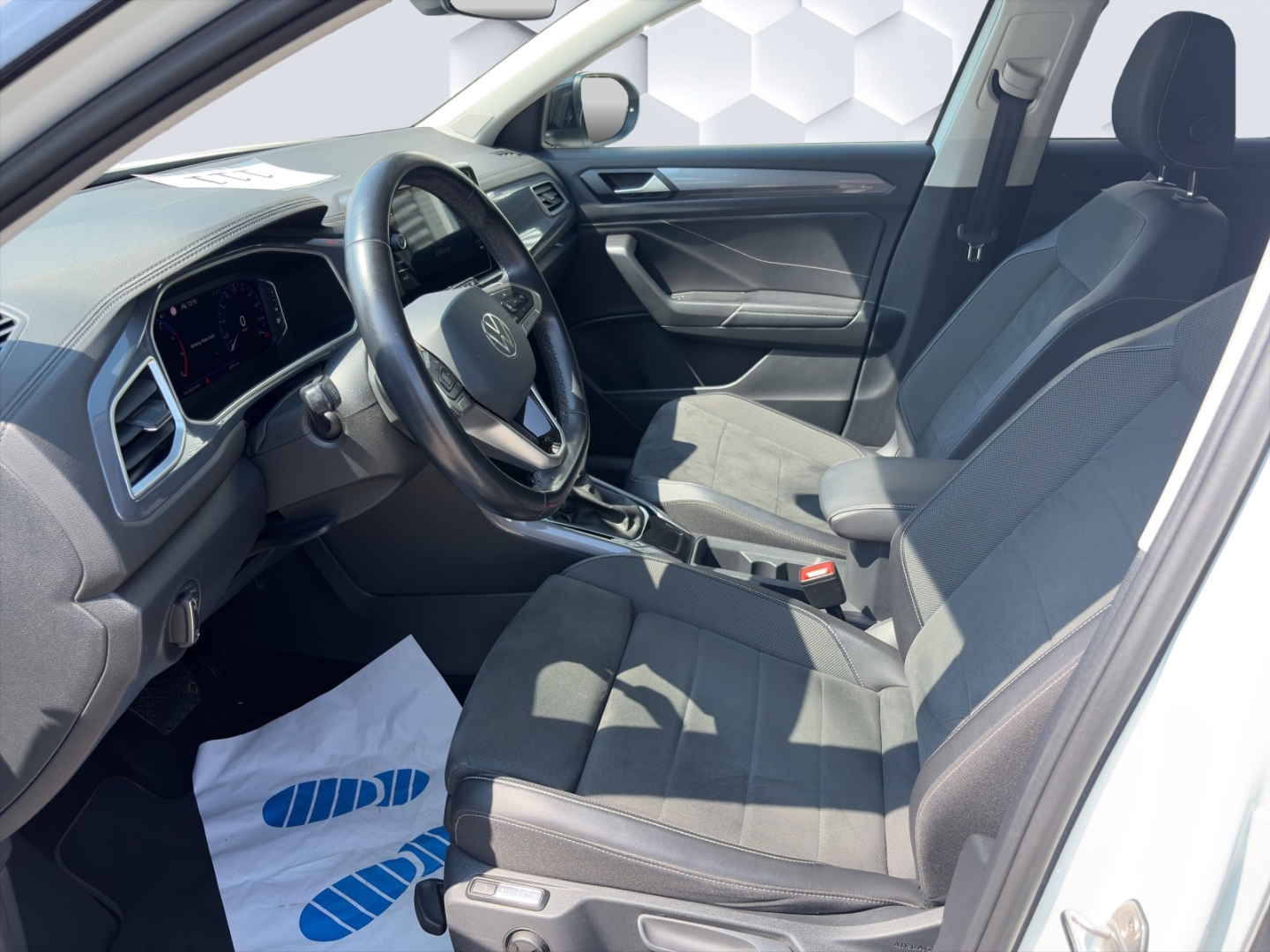 T-Roc Style 1.5TSI 110kW DSG AHZV LED ACC ParkAssist Sitzheizung