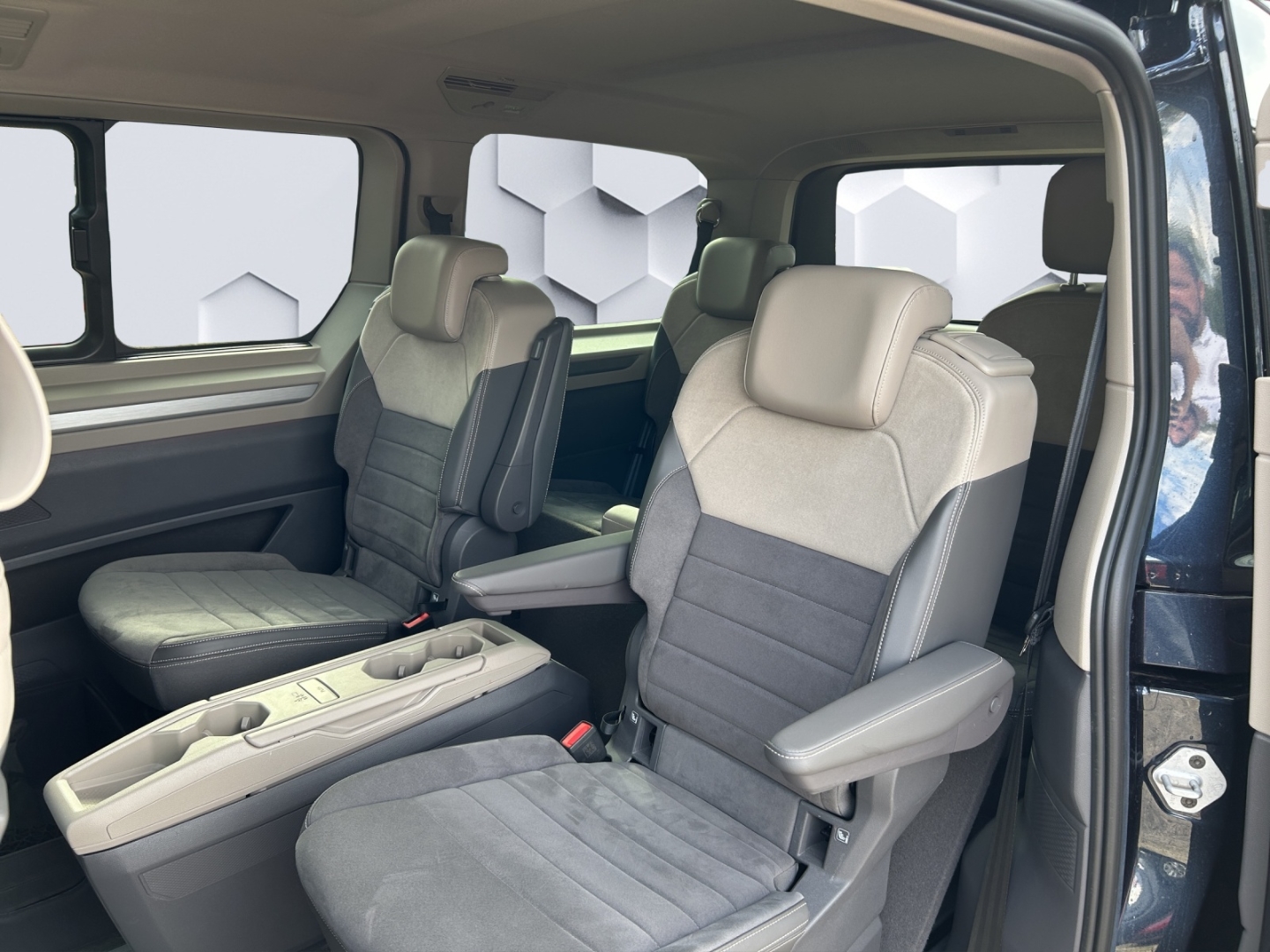 T7 Multivan lang Life 2.0TDI 110kW AHZV MatrixLED ACC DCC 360°Kamera ParkAssist Sitzheizung Standheizung 7-Sitzer