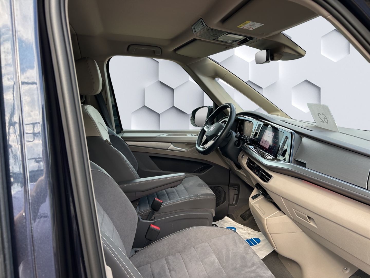 T7 Multivan lang Life 2.0TDI 110kW AHZV MatrixLED ACC DCC 360°Kamera ParkAssist Sitzheizung Standheizung 7-Sitzer