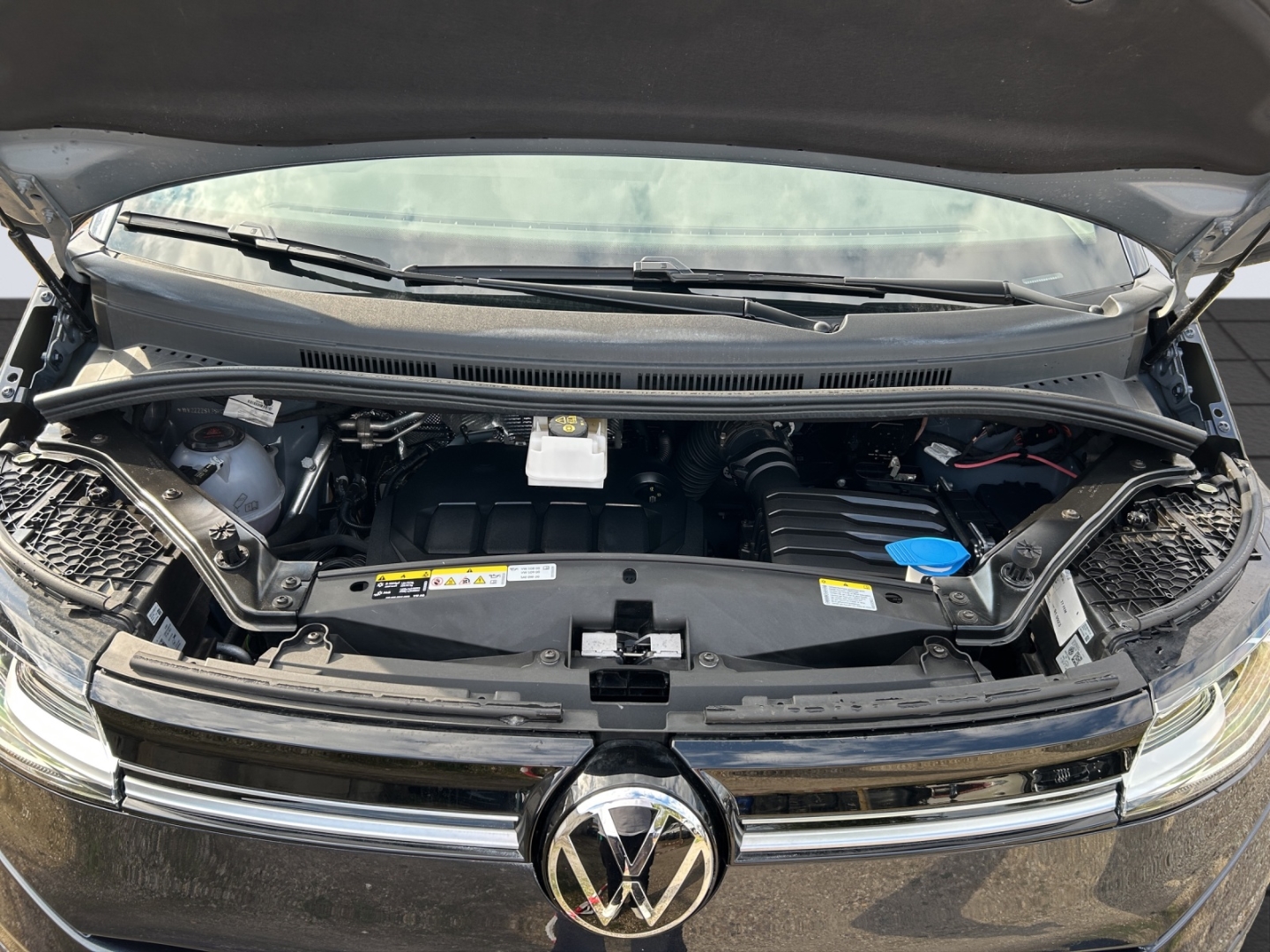 T7 Multivan lang Life 2.0TDI 110kW AHZV MatrixLED ACC DCC 360°Kamera ParkAssist Sitzheizung Standheizung 7-Sitzer