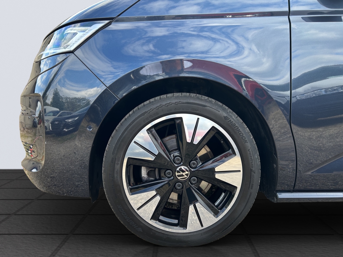 T7 Multivan lang Life 2.0TDI 110kW AHZV MatrixLED ACC DCC 360°Kamera ParkAssist Sitzheizung Standheizung 7-Sitzer