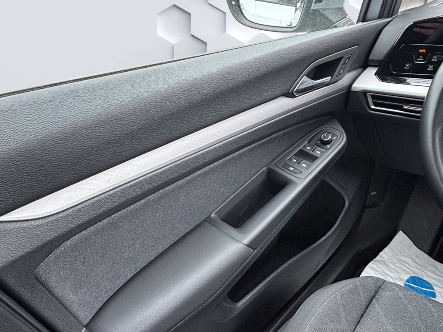 Golf VIII Life 2.0TDI 85kW AHZV LED GJR ACC Rückfahrkamera Sitzheizung