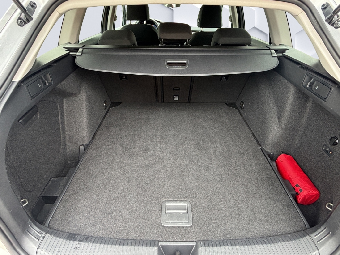 Golf VIII Life 2.0TDI 85kW AHZV LED GJR ACC Rückfahrkamera Sitzheizung