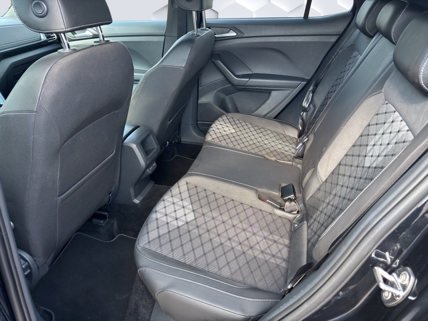 T-Cross 110 kW R-Line 1.5 TSI AHZV LED GJR ACC Rückfahrkamera Sitzheizung