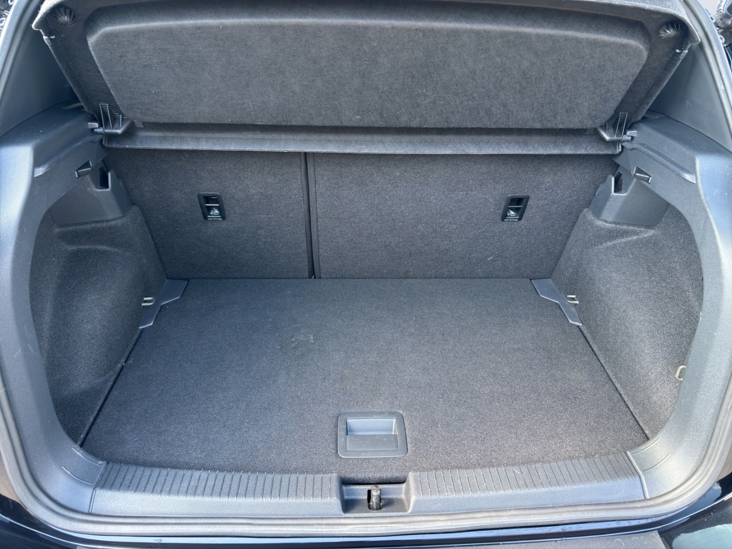 T-Cross 110 kW R-Line 1.5 TSI AHZV LED GJR ACC Rückfahrkamera Sitzheizung