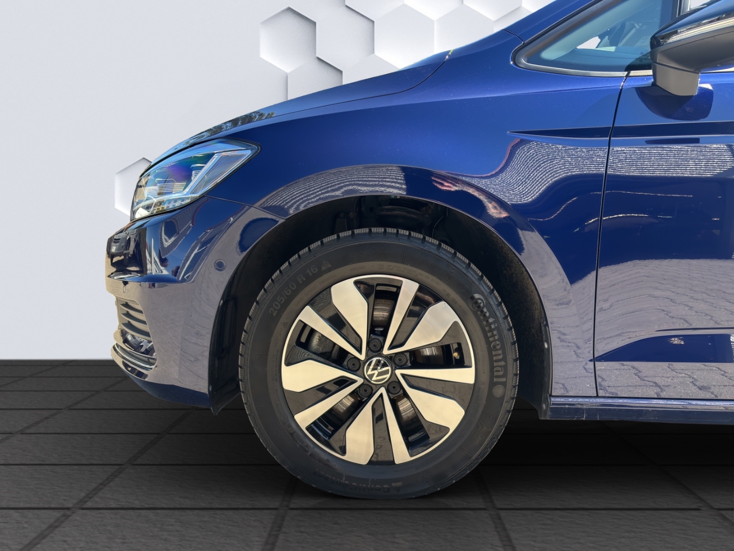 Touran BMT Start-Stopp Comfortline 1.5 TSI 110kW DSG AHZV LED GJR ACC TrailerAssist Sitzheizung