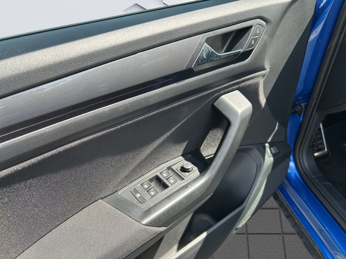 T-Roc Sport 1.5 TSI 110kW DSG LED ACC Rückfahrkamera Sitzheizung Sport