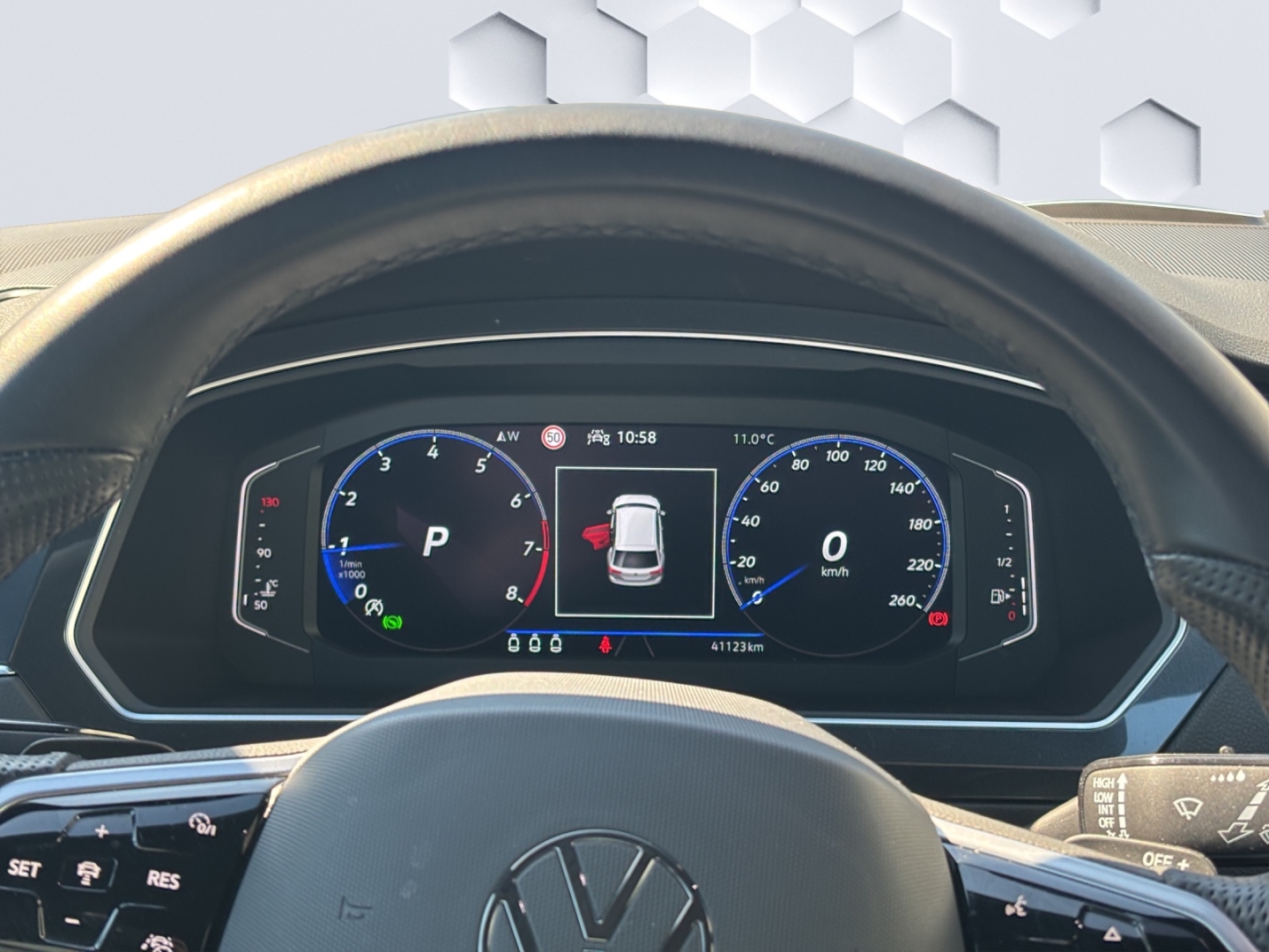 Tiguan R-Line 1.5TSI 110kW AHZV LED ACC ParkAssist Sitzheizung