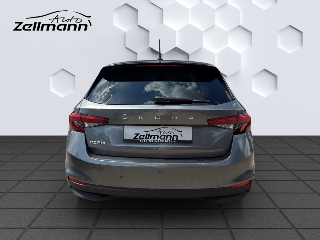 Fabia Ambition 1.0 TSI 81kW LED ACC PDC Rückfahrkamera Sitzheizung