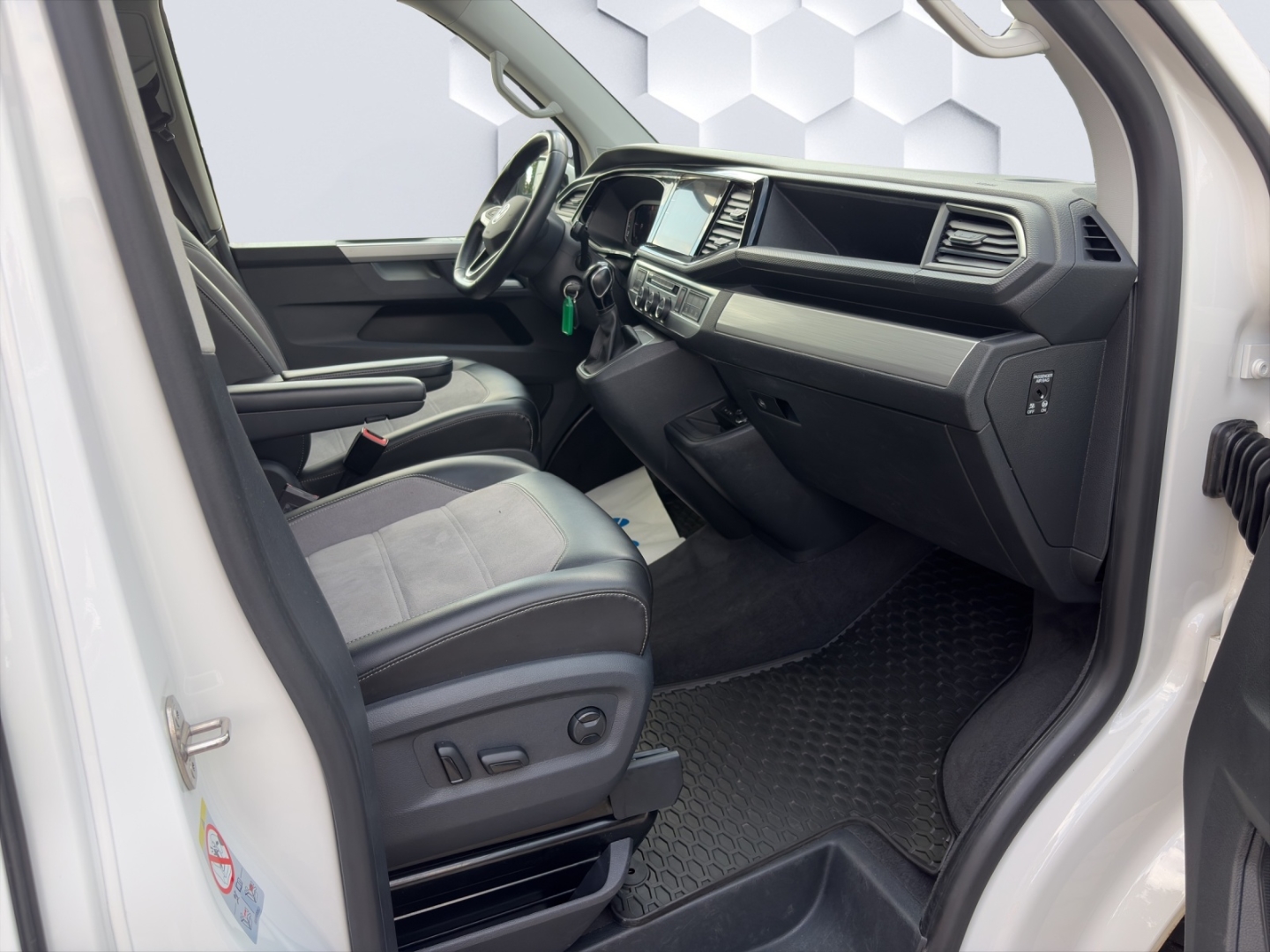 T6.1 Multivan 4MOTION PanAmericana AHZV LED ACC Rückfahrkamera TrailerAssist Standheizung Sitzheizung