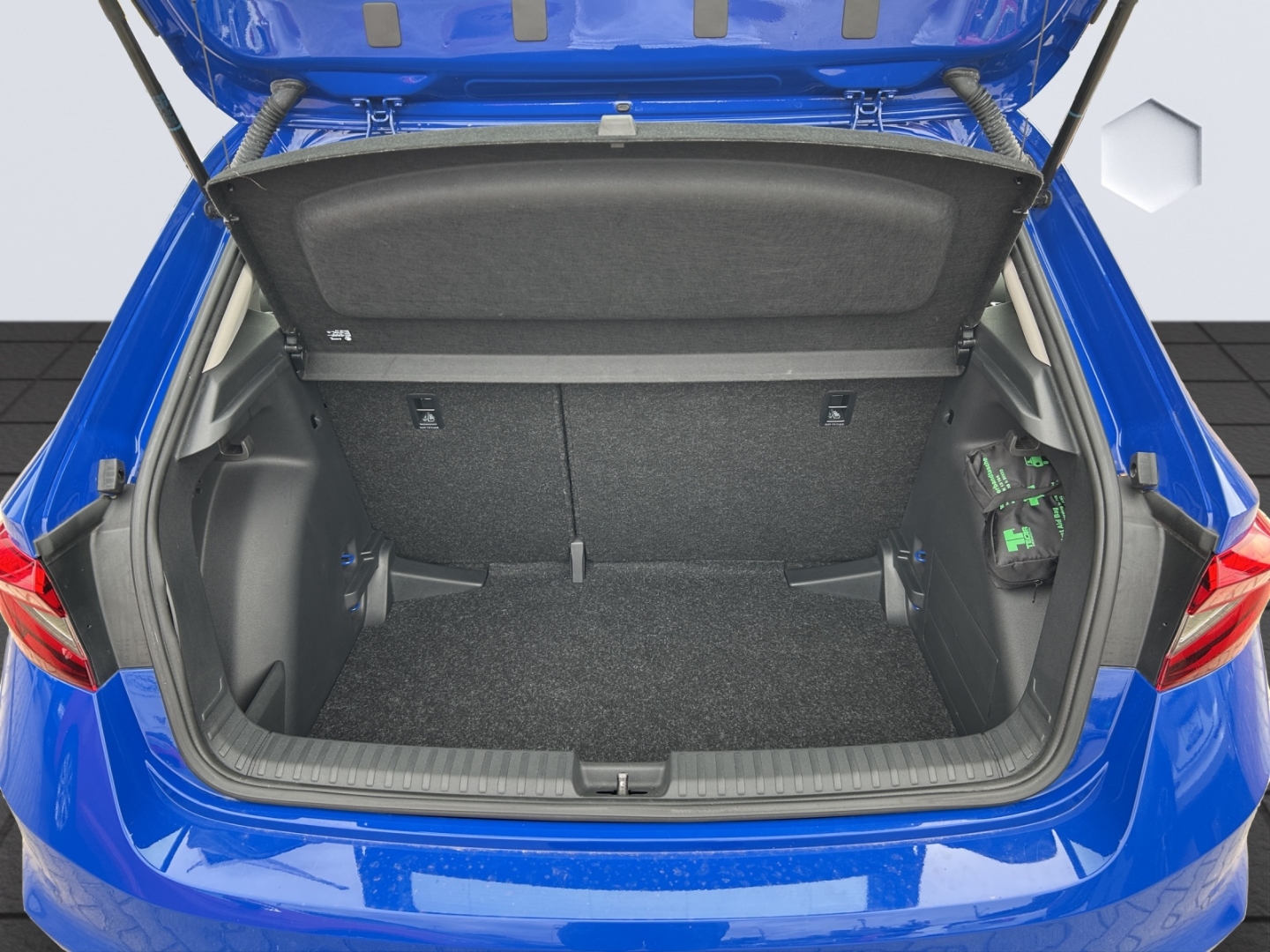 Fabia Tour 1.0MPI 48kW LED PDC Hinten Tempomat Sitzheizung