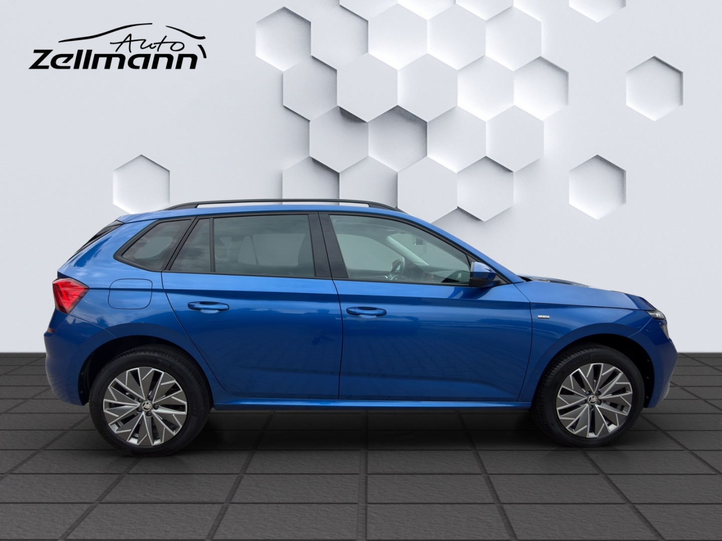 Kamiq CLEVER 1.5TSI 110kW DSG AHZV LED PanoDach ACC Rückfahrkamera Sitzheizung