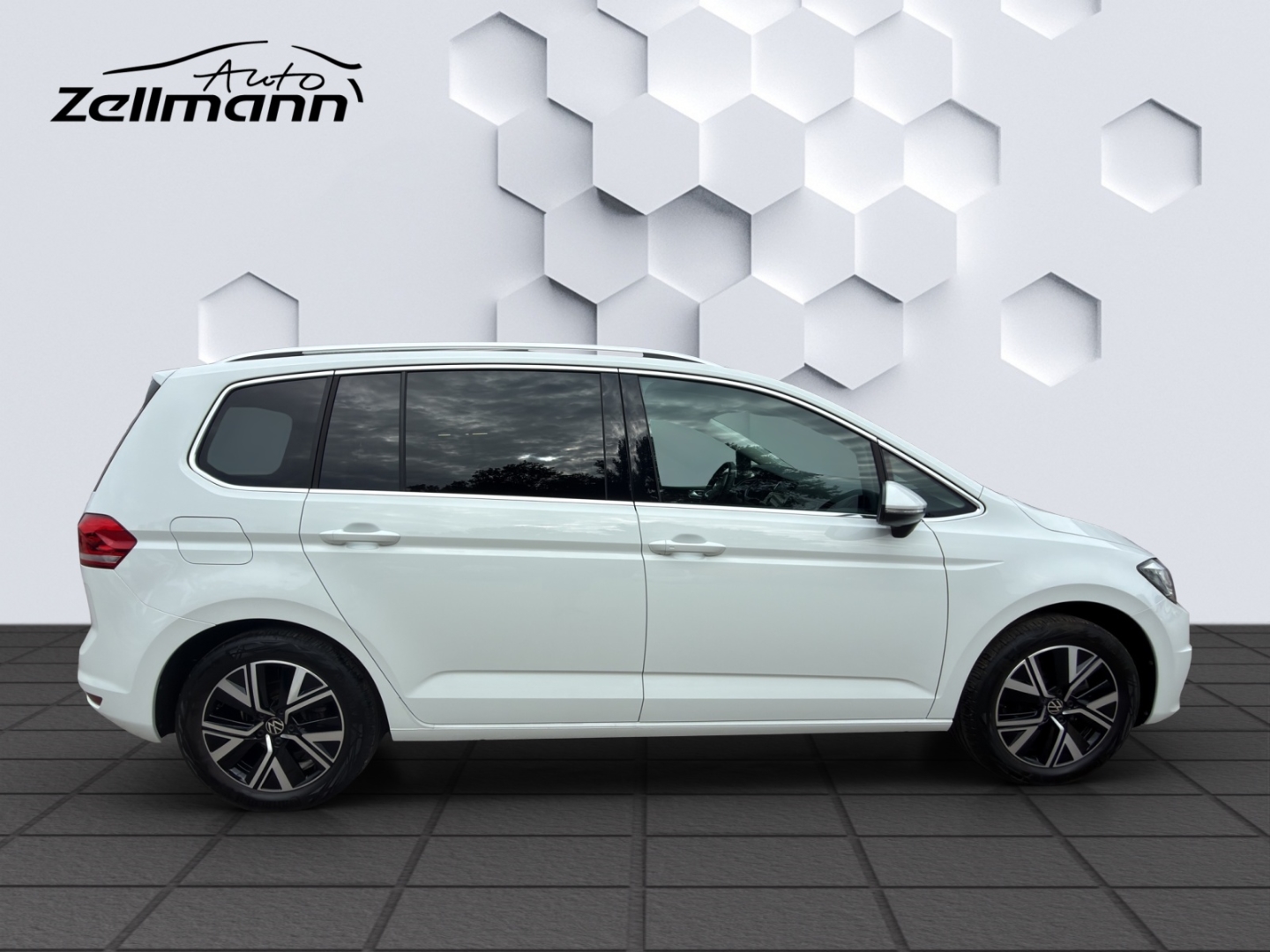 Touran Highline 1.5TSI 110kW DSG LED ACC Rückfahrkamera Sitzheizung