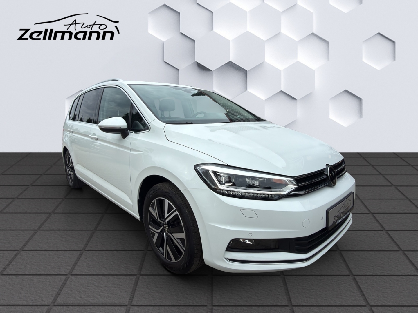 Touran Highline 1.5TSI 110kW DSG LED ACC Rückfahrkamera Sitzheizung