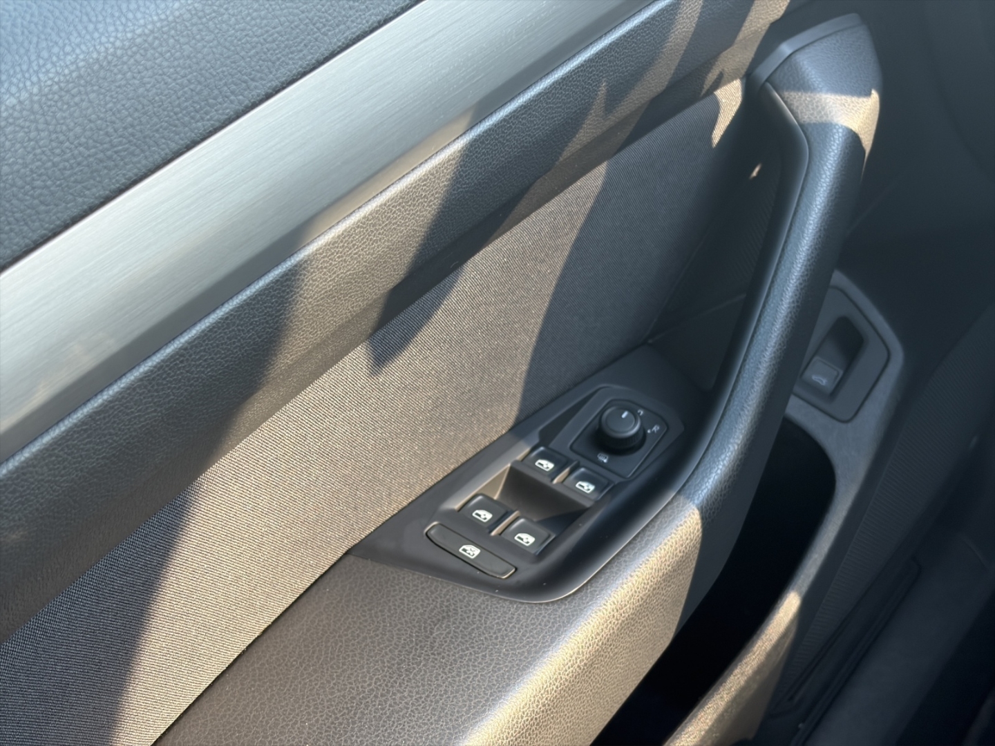 Passat Basis 2.0TDI 90kW DSG LED GJR PDC ACC Rückfahrkamera Sitzheizung