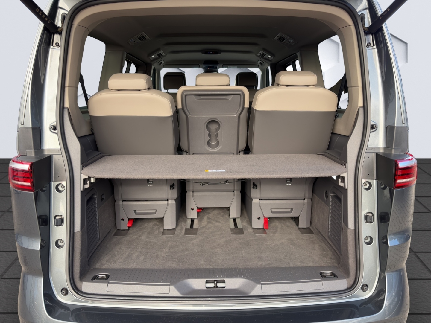 T7 Multivan LÜ 2.0TDI 110kW AHZV MatrixLED ACC DCC 360°Kamera ParkAssist Standheizung 7-Sitzer