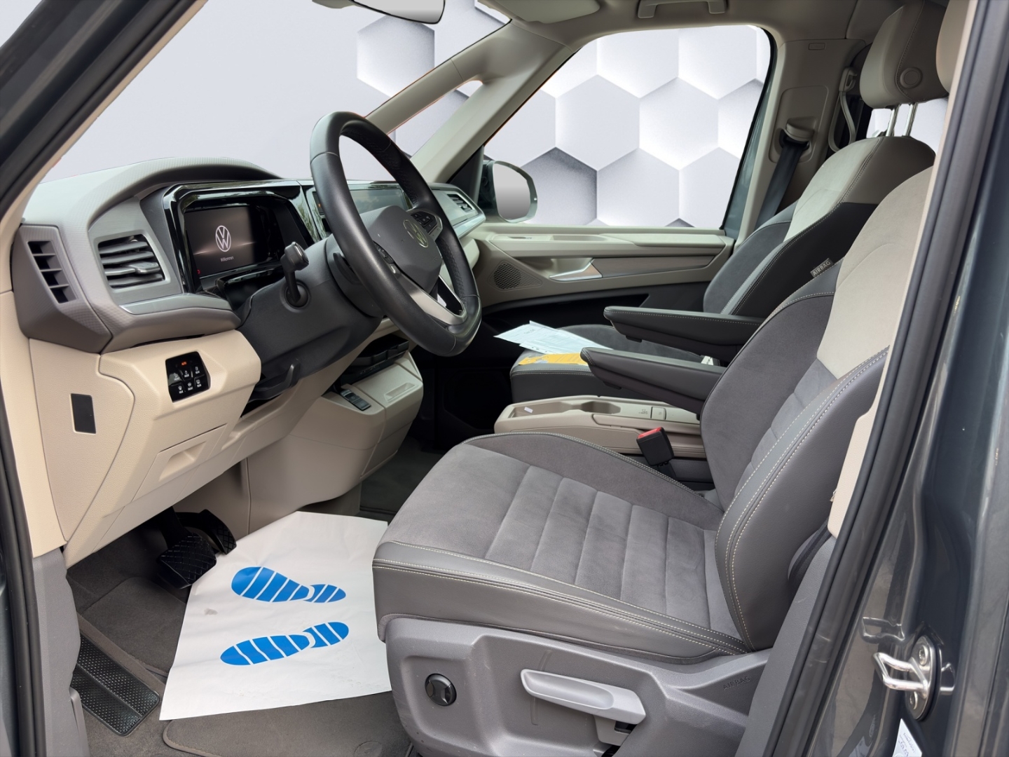 T7 Multivan Life LÜ 2.0TDI 110kW DSG AHZV MatrixLED ACC DCC ParkAssist 360°Kamera Standheiz. 7-Sitzer