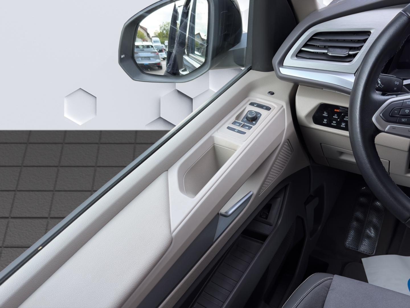T7 Multivan Life LÜ 2.0TDI 110kW DSG AHZV MatrixLED ACC DCC ParkAssist 360°Kamera Standheiz. 7-Sitzer