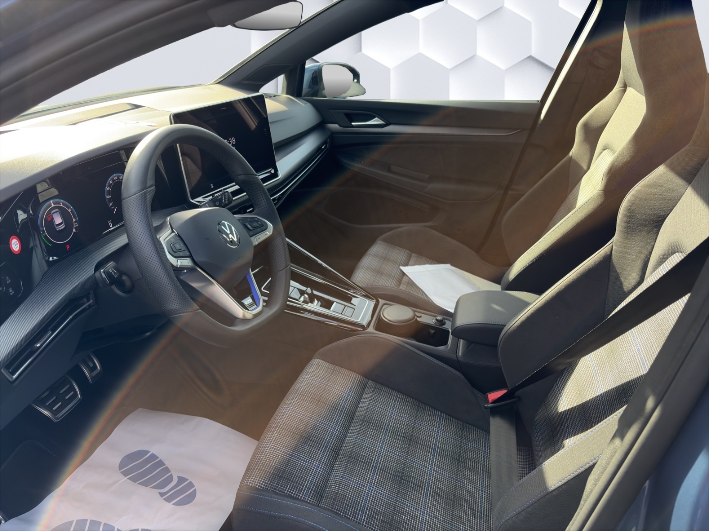 Golf VIII GTE 1.5eHybrid 200kW DSG AHZV MatrixLED PanoDach HuD ACC 360°Kamera Sitzheizung