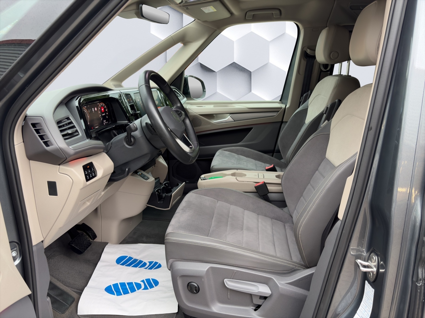T7 Multivan LÜ Life 2.0 TDI 110kW AHZV MatrixLED ACC DCC ParkAssist 360°Kamera Standheizung 7-Sitzer