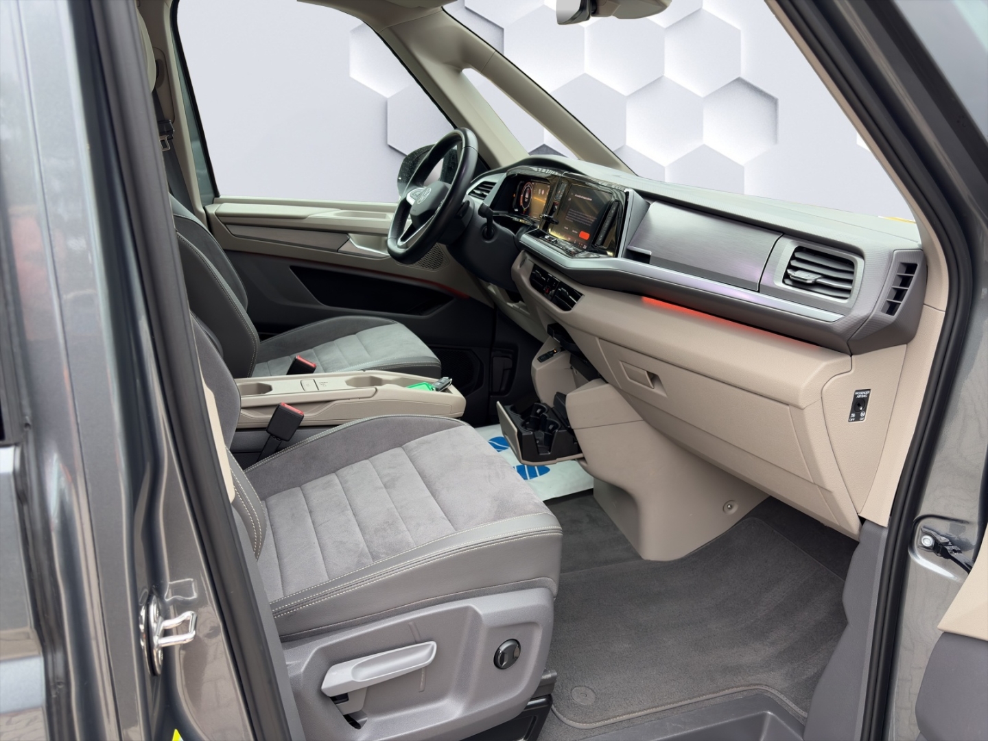 T7 Multivan LÜ Life 2.0 TDI 110kW AHZV MatrixLED ACC DCC ParkAssist 360°Kamera Standheizung 7-Sitzer