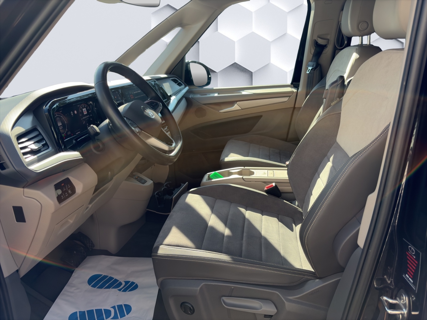 T7 Multivan lang LR Life 2.0 TDI 110kW DSG AHZV MatrixLED ACC DCC ParkAssist 360°Kamera Sitzheizung Standheizung 7-Sitzer
