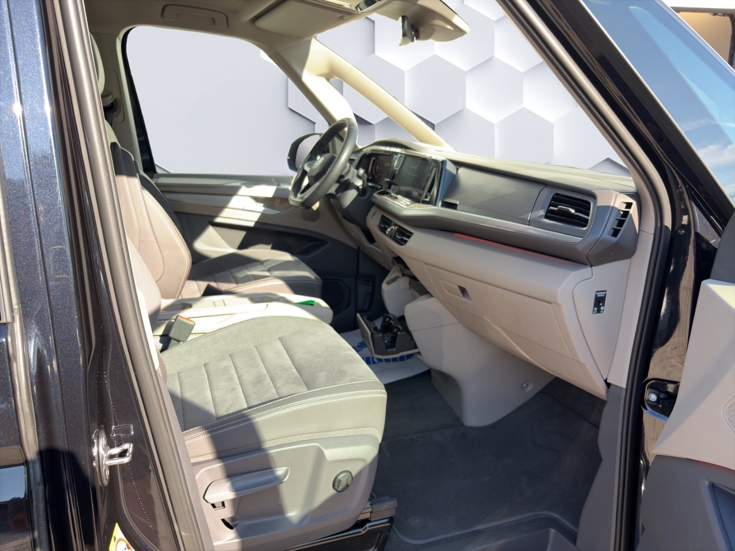 T7 Multivan lang LR Life 2.0 TDI 110kW DSG AHZV MatrixLED ACC DCC ParkAssist 360°Kamera Sitzheizung Standheizung 7-Sitzer