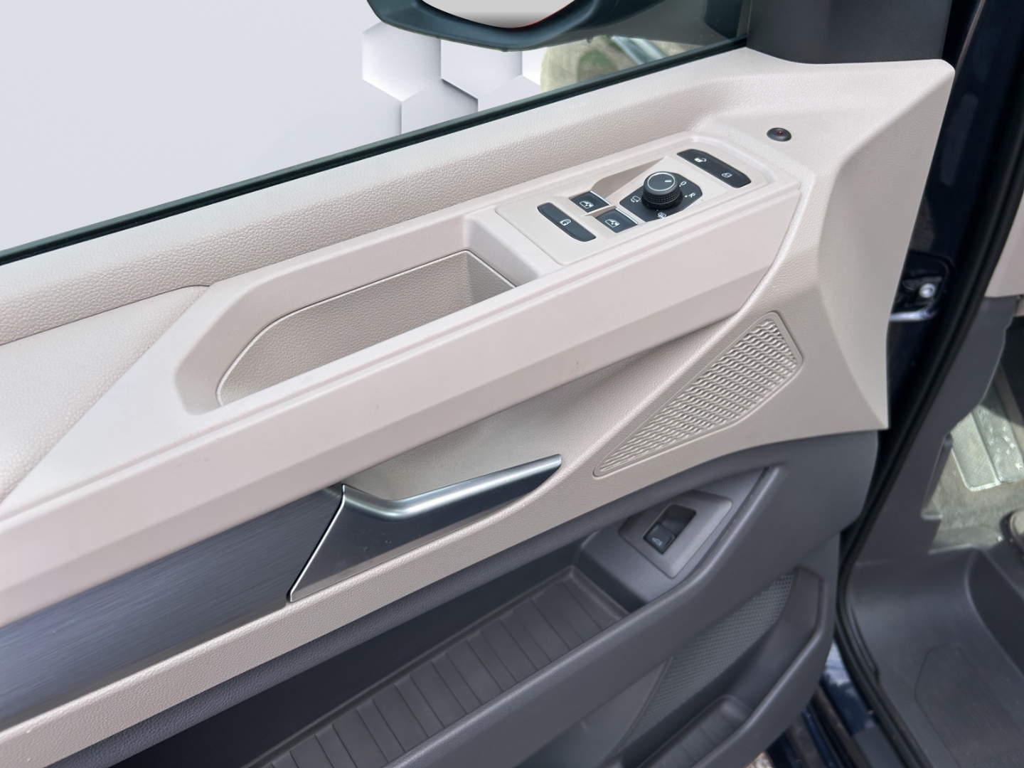 T7 Multivan lang Life 2.0TDI 110kW AHZV MatrixLED ACC DCC 360°Kamera ParkAssist Sitzheizung Standheizung 7-Sitzer