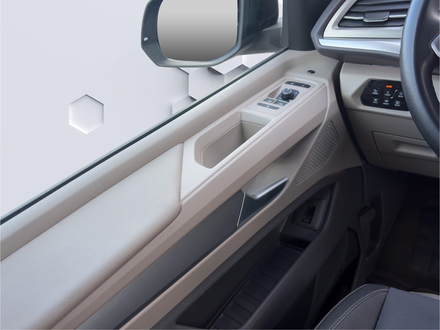 T7 Multivan Life LÜ 2.0TDI 110kW DSG AHZV MatrixLED ACC DCC Standheizung 360 Kamera 7-Sitzer