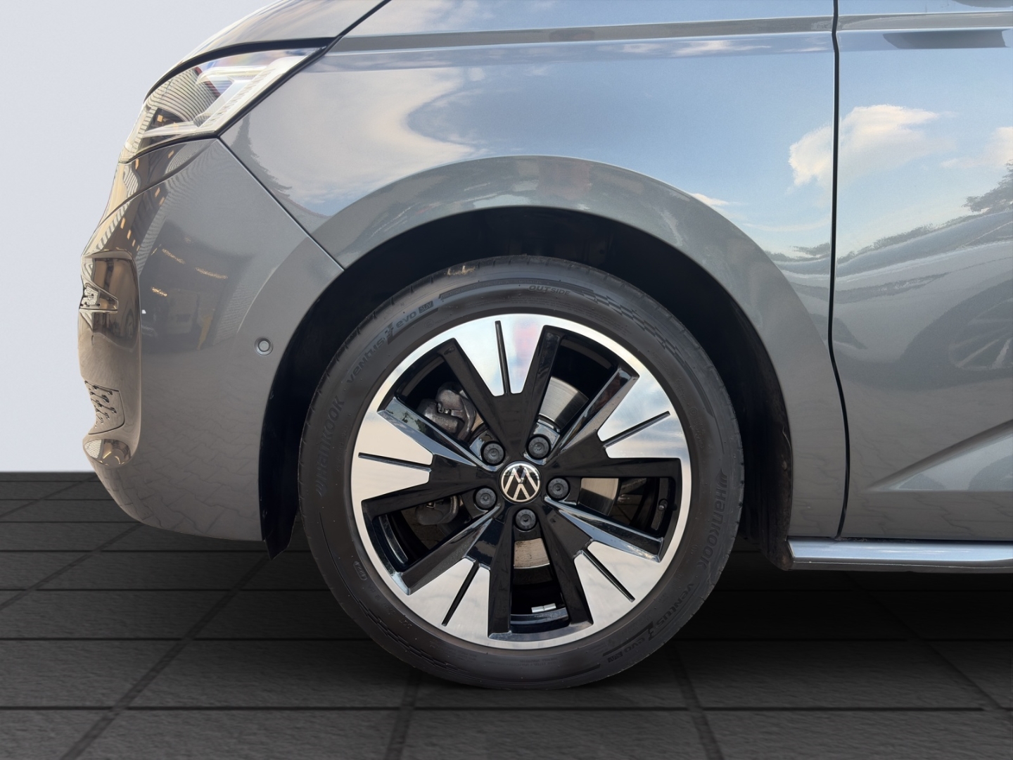 T7 Multivan Life LÜ 2.0TDI 110kW DSG AHZV MatrixLED ACC DCC Standheizung 360 Kamera 7-Sitzer