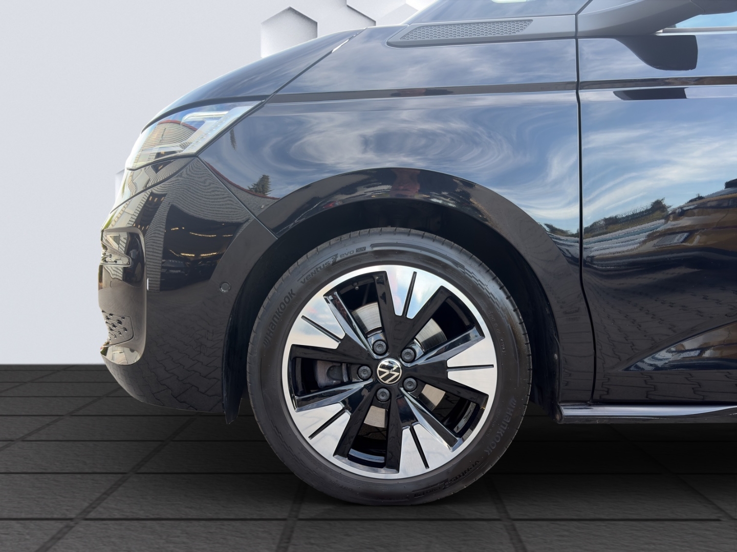 T7 Multivan Life KÜ 2.0TDI 110kW DSG AHZV MatrixLED ACC DCC Standheizung 360° Kamera 7-Sitzer