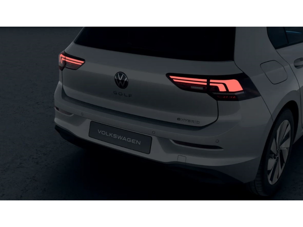Golf Life 1.5eHybrid 150kW DSG Winter-Paket Park Assist Pro