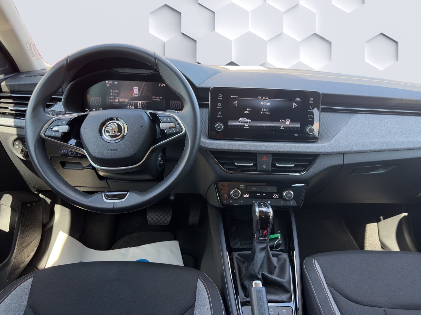 Scala Selection 1.0TSI 7-Gang DSG MatrixLED ACC Rückfahrkamera Sitzheizung