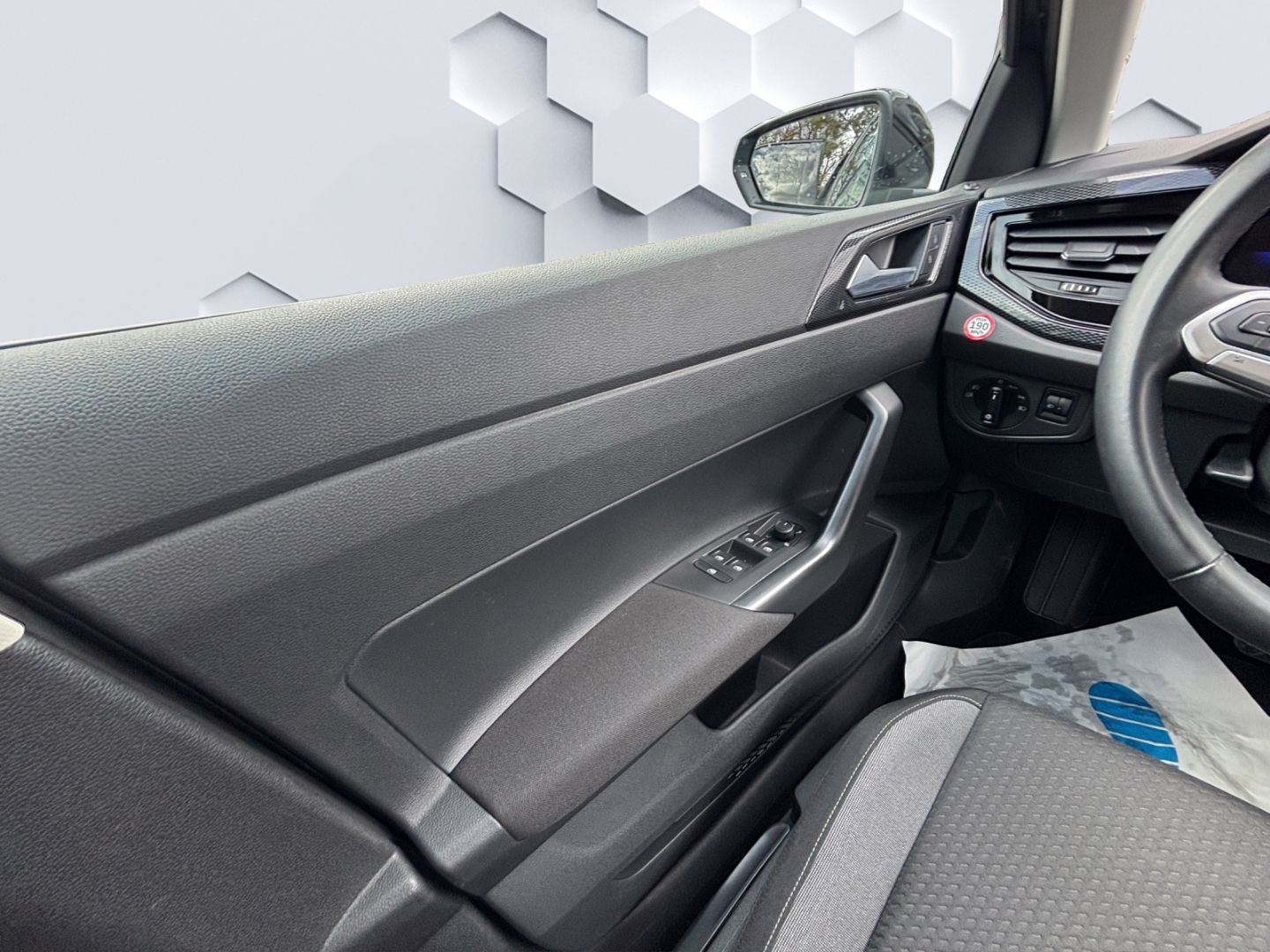 Polo Life 1,0 l TSI 7-Gang- DSG iQ Drive Navi Klima Sitzheizung PDC