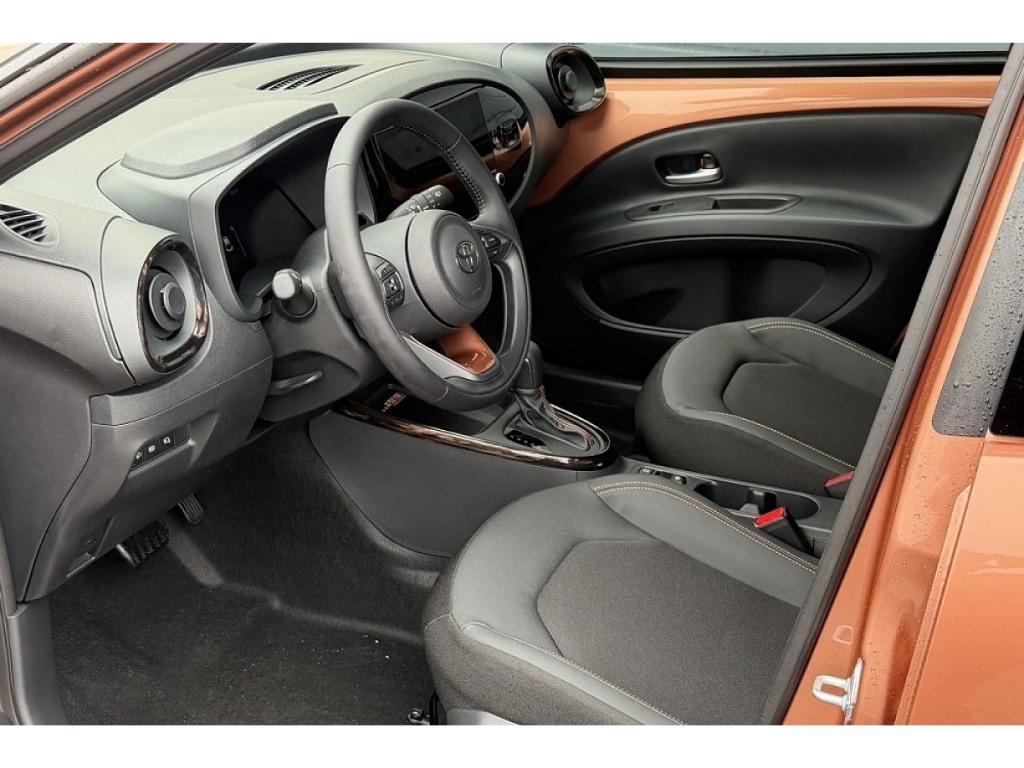 Aygo X Play 1,5 Hybrid Aut. neues Modell26 Winterpaket