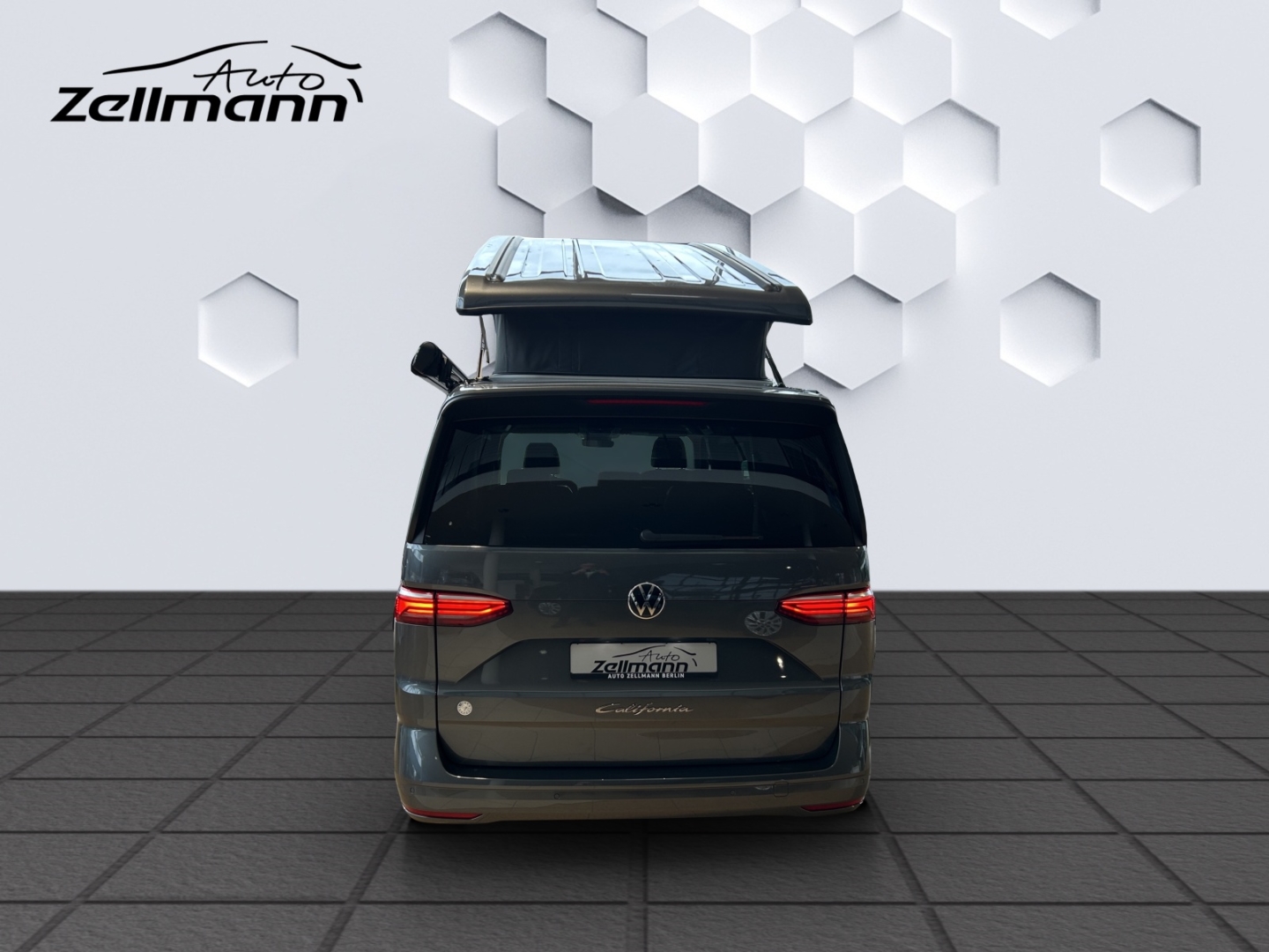 T7 California Beach Tour 2,0l TSI DSG StandHZG AHK Navi Klimaautom SHZ Keyless Verkehrszeichenerk.