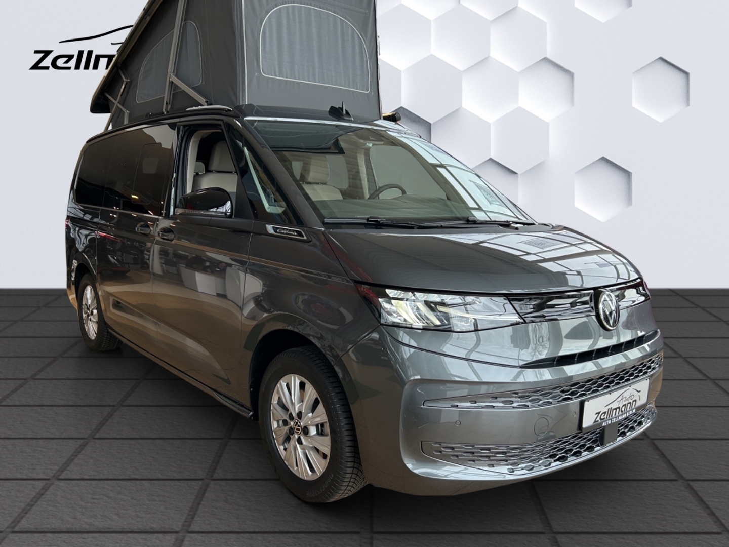 T7 California Beach Tour 2,0l TSI DSG StandHZG AHK Navi Klimaautom SHZ Keyless Verkehrszeichenerk.