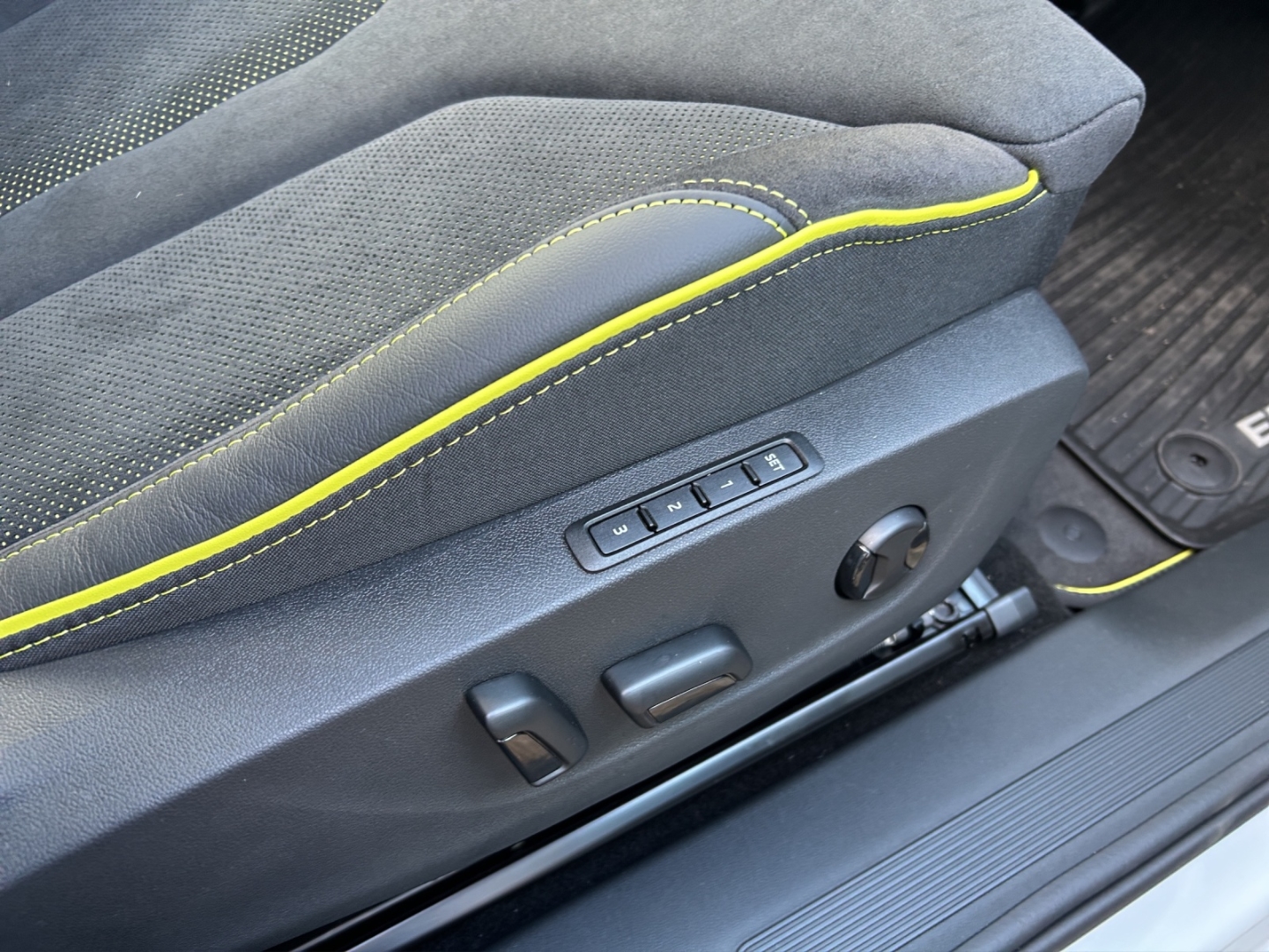 Enyaq Coupe RS - AHK - Paket MAXX Winterpaket