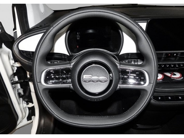 500e Icon Klimaautomatik Carplay/Android Kamera MJ2025